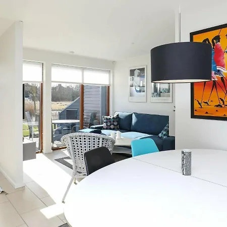 Apartment 4 Person In *
