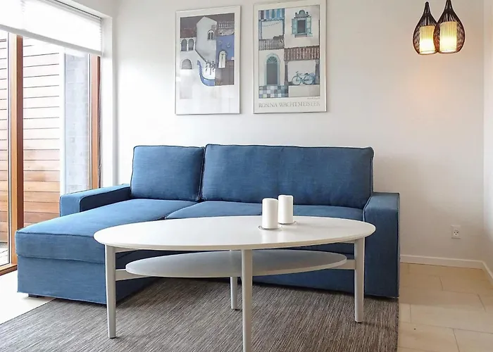 4 Person In Bogense-by Traum